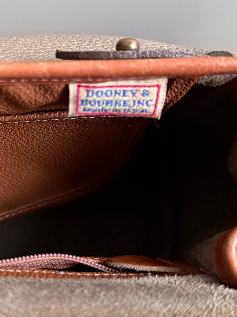 Vintage Dooney & Bourke Essex Flap Taupe Pebbled Leather Satchel with Tan Trim - Picture 9 of 10
